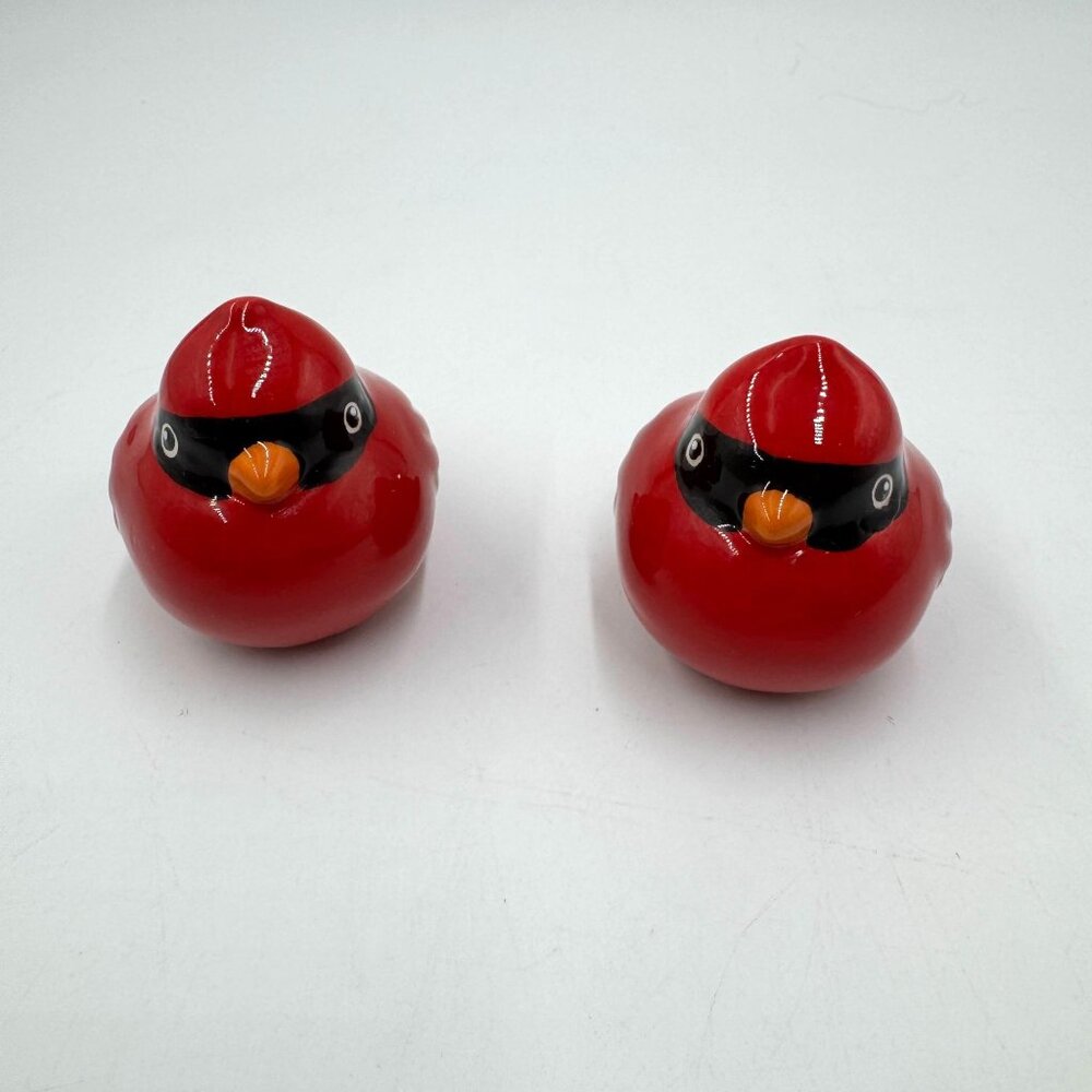 Vtg Red Cardinal Ceramic Salt & Pepper Shaker set Painted Bird Decor 3" x 2"